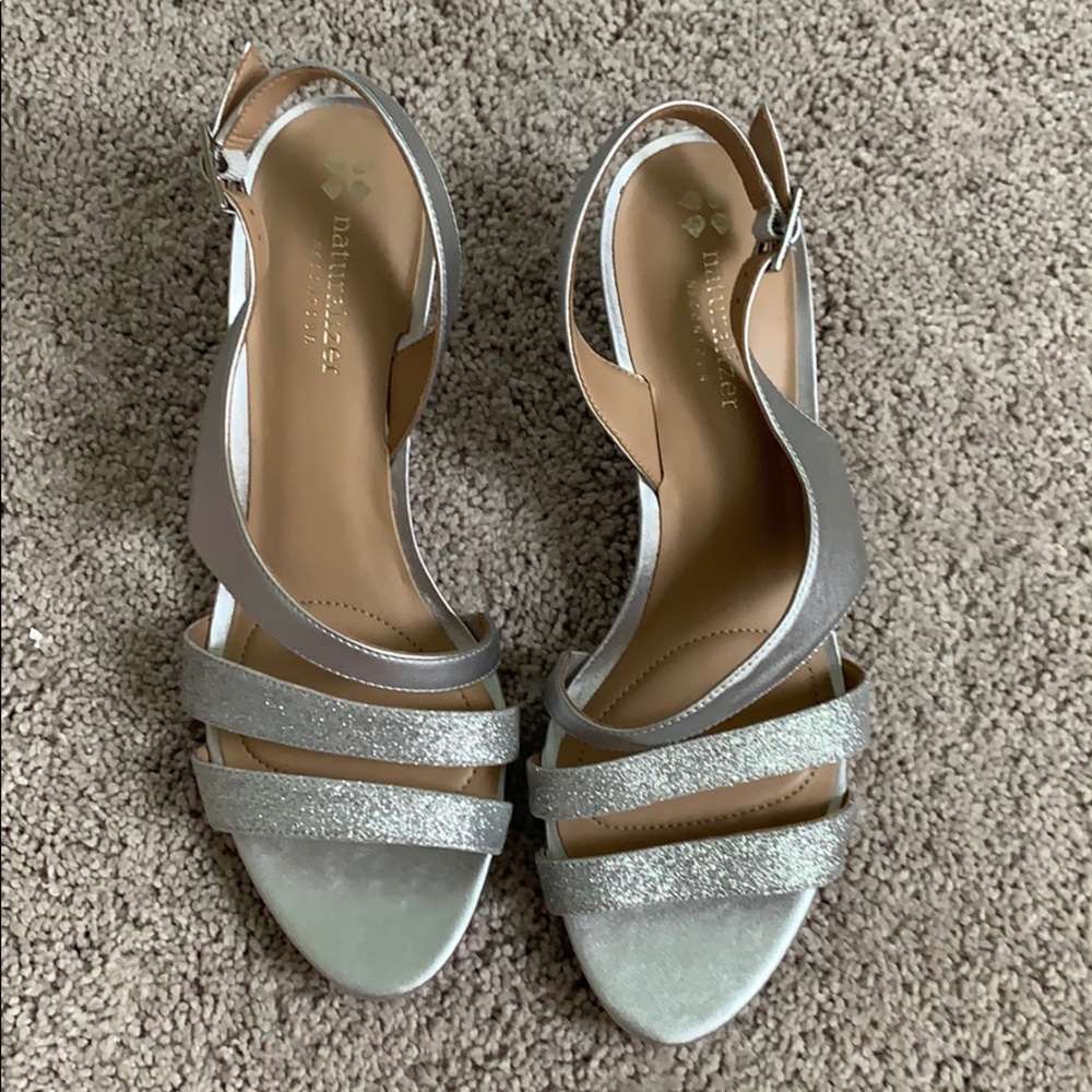 Naturalizer Silver Glitter Heels Size 9M